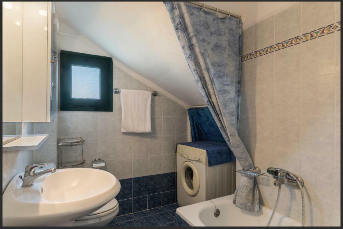 Oxana House Apartment Неа Мудания Екстериор снимка