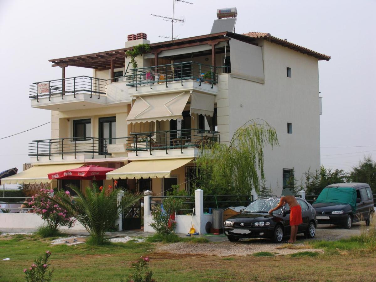 Oxana House Apartment Неа Мудания Екстериор снимка